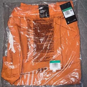 Men’s Nike Shorts XL - NWT